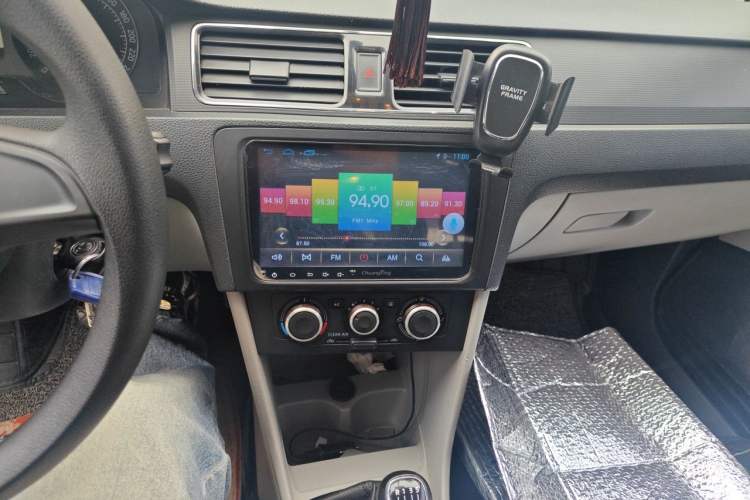 Used Skoda Rapid 2016 1.6L Manual Trend Edition Audio And AC Panel