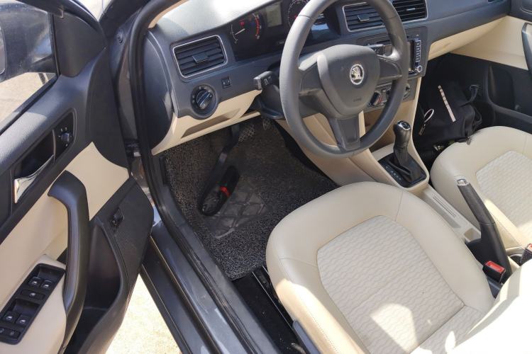 Used Skoda Rapid 2016 1.6L Automatic Chuanxing Edition Driver Seat