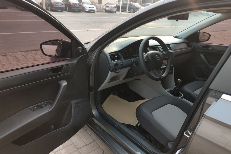 Used Skoda Rapid 2016 1.4L Manual Front-Wheel Drive Model Driver Seat