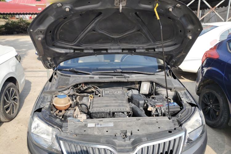Used Skoda Rapid 2016 1.6L Automatic Chuanxing Edition Engine Bay