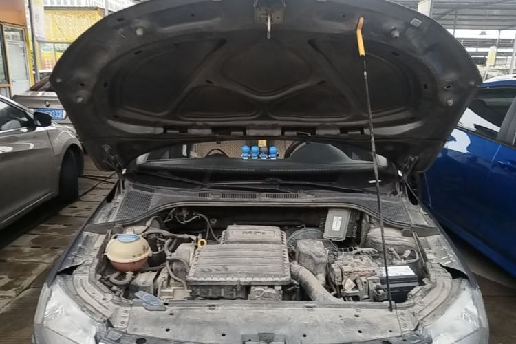 Used Skoda Rapid 2016 1.6L Automatic Chuanxing Edition Engine Bay
