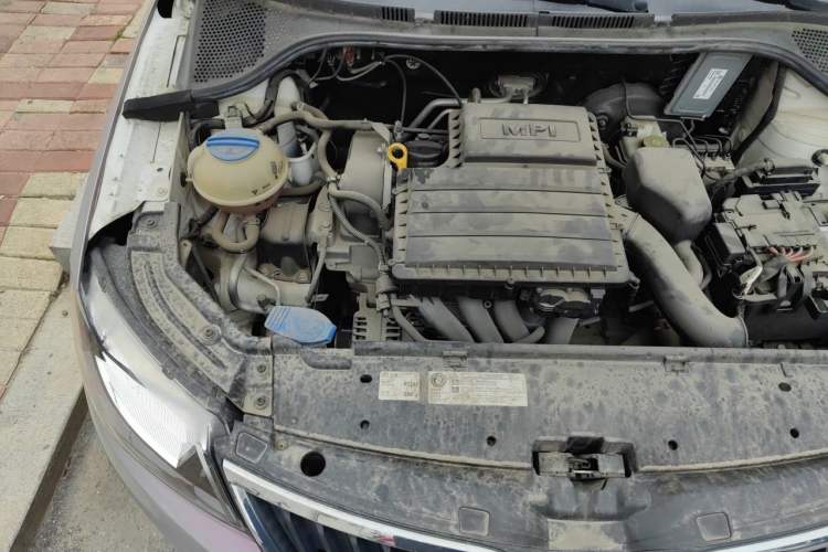 Used Skoda Rapid 2016 1.6L Automatic Front-Wheel Drive Model Engine Bay Right