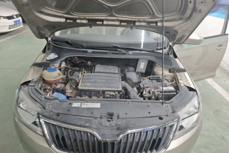 Used Skoda Rapid 2016 1.6L Automatic Chuanxing Edition Engine Bay