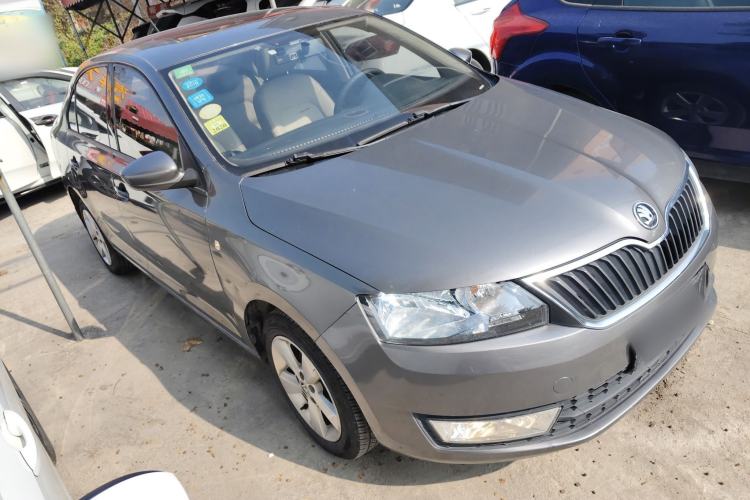 Used Skoda Rapid 2016 1.6L Automatic Chuanxing Edition Front Right 45 Deg