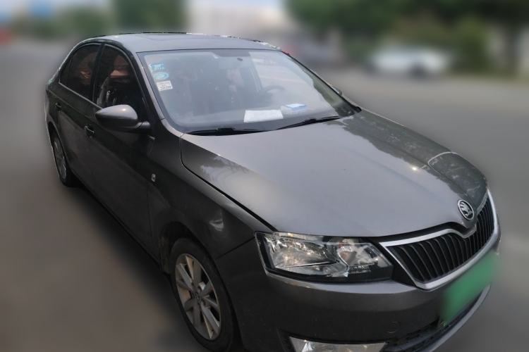 Used Skoda Rapid 2016 1.6L Automatic Chuanxing Edition Front Right 45 Deg