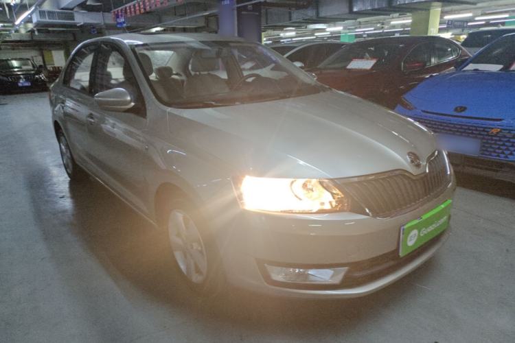 Used Skoda Rapid 2016 1.6L Automatic Chuanxing Edition Front Right 45 Deg