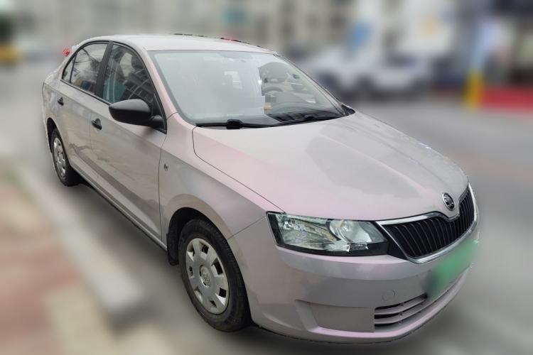 Used Skoda Rapid 2016 1.6L Automatic Front-Wheel Drive Model Front Right 45 Deg