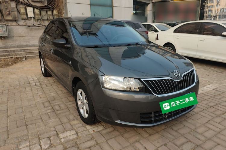 Used Skoda Rapid 2016 1.4L Manual Front-Wheel Drive Model Front Right 45 Deg