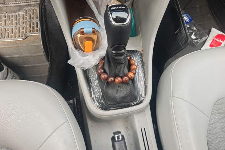 Used Skoda Rapid 2016 1.6L Automatic Chuanxing Edition Gear Lever