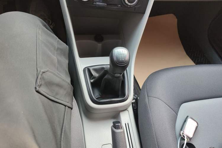 Used Skoda Rapid 2016 1.4L Manual Front-Wheel Drive Model Gear Lever