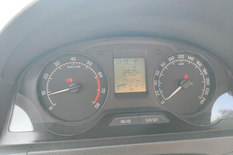 Used Skoda Rapid 2016 1.6L Automatic Chuanxing Edition Instrument Cluster