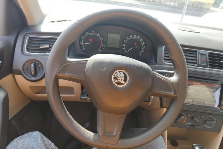 Used Skoda Rapid 2016 1.6L Automatic Chuanxing Edition Steering Wheel