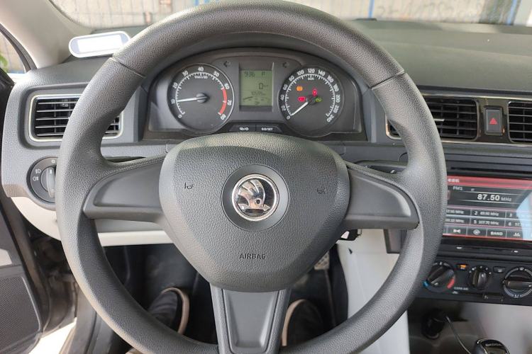 Used Skoda Rapid 2016 1.6L Automatic Chuanxing Edition Steering Wheel