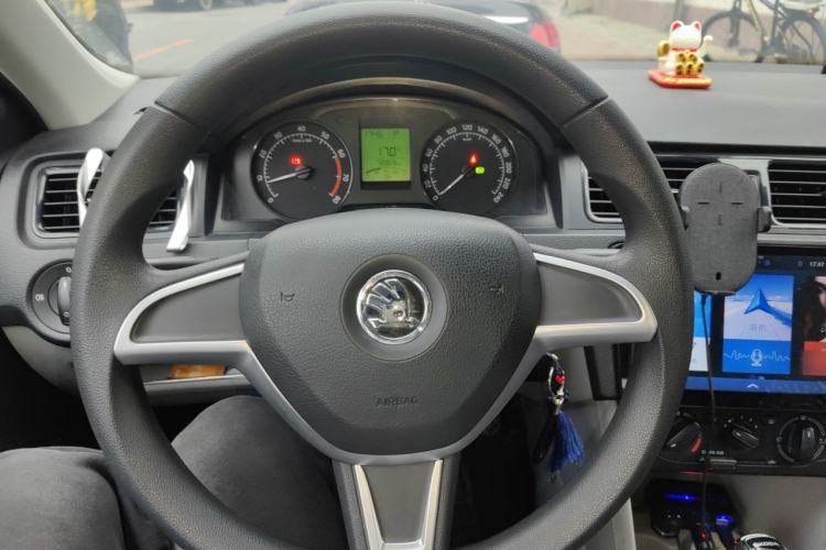 Used Skoda Rapid 2016 1.6L Automatic Front-Wheel Drive Model Steering Wheel