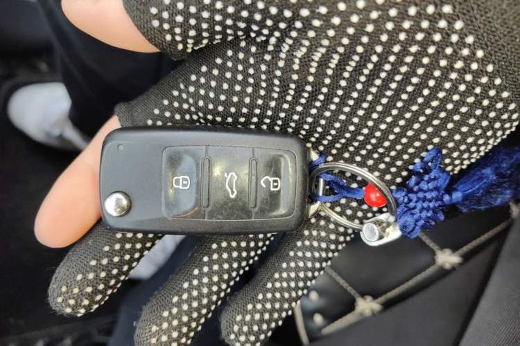 Used Skoda Rapid 2016 1.6L Automatic Front-Wheel Drive Model Vehicle Key
