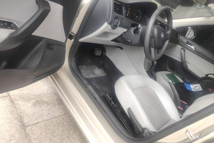 Used Skoda Rapid 2016 1.6L Automatic Chuanxing Edition Driver Seat