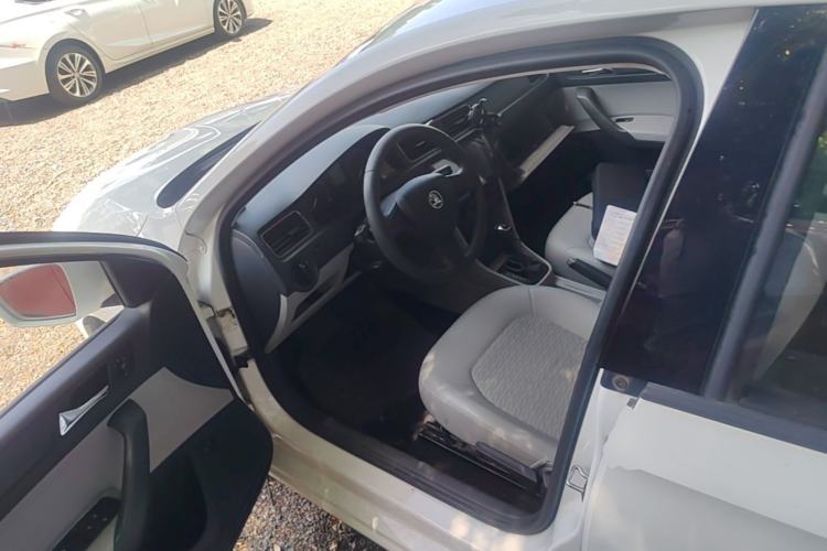Used Skoda Rapid 2016 1.6L Automatic Chuanxing Edition Driver Seat