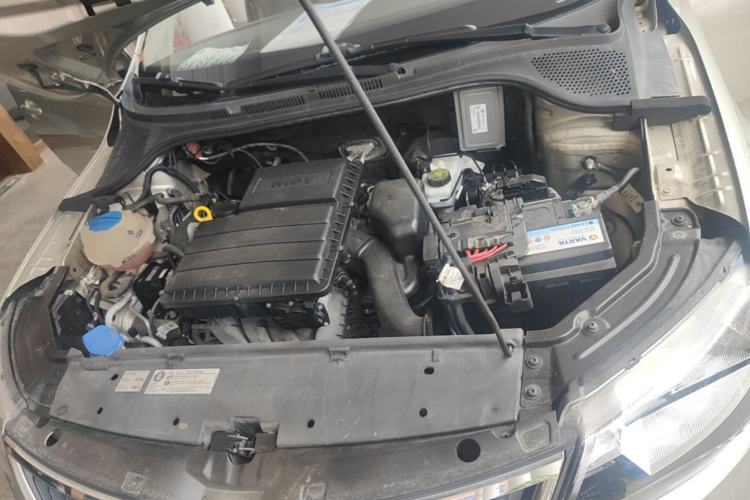 Used Skoda Rapid 2016 1.6L Automatic Chuanxing Edition Engine Bay