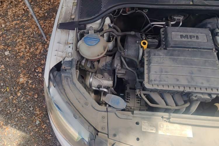 Used Skoda Rapid 2016 1.6L Automatic Chuanxing Edition Engine Bay Right