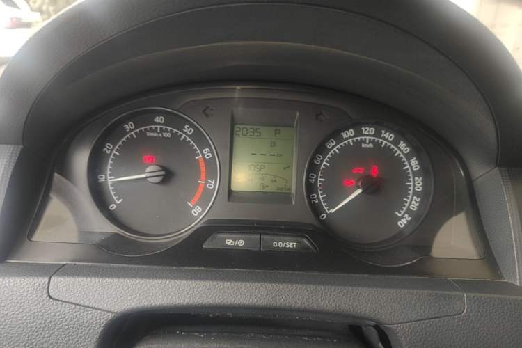 Used Skoda Rapid 2016 1.6L Automatic Chuanxing Edition Instrument Cluster