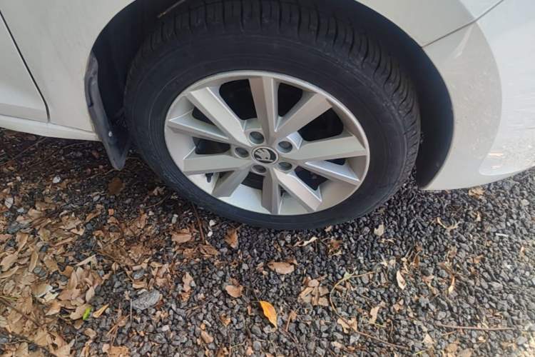 Used Skoda Rapid 2016 1.6L Automatic Chuanxing Edition Right Front Wheel Hub