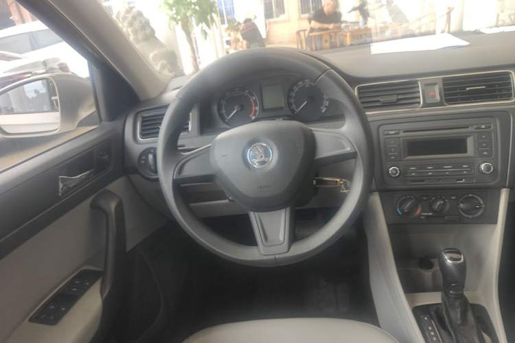 Used Skoda Rapid 2016 1.6L Automatic Chuanxing Edition Steering Wheel