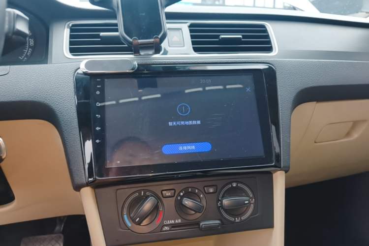 Used Skoda Rapid 2016 1.6L Automatic Chuanxing Edition Audio And AC Panel