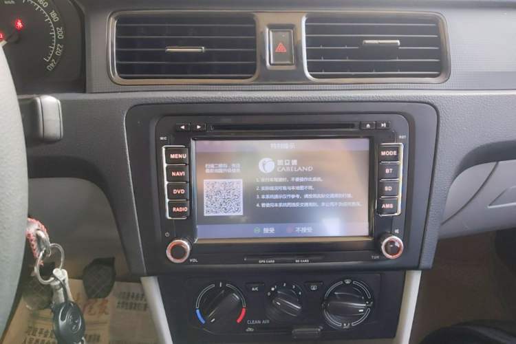 Used Skoda Rapid 2016 1.4L Manual Front-Wheel Drive Model Audio And AC Panel