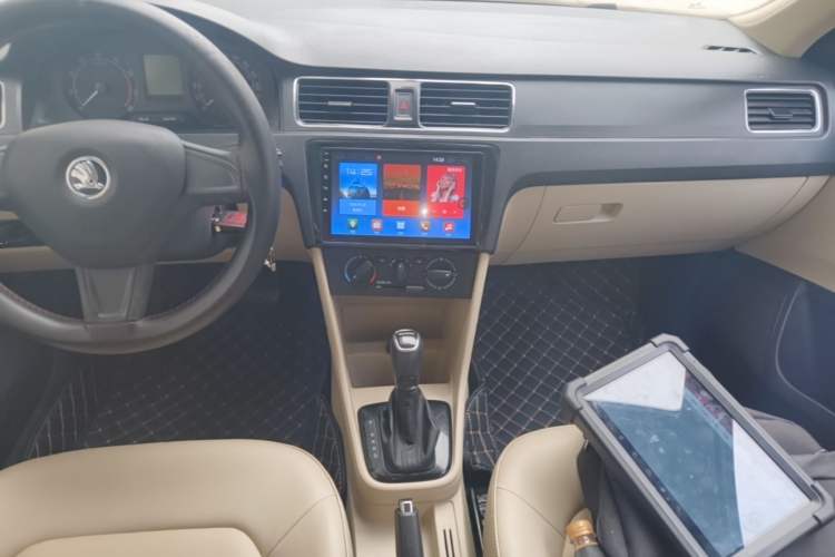 Used Skoda Rapid 2016 1.6L Automatic Chuanxing Edition Audio And AC Panel