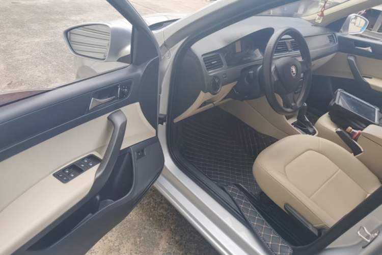Used Skoda Rapid 2016 1.6L Automatic Chuanxing Edition Driver Seat