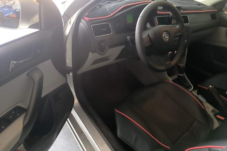 Used Skoda Rapid 2016 1.6L Automatic Chuanxing Edition Driver Seat