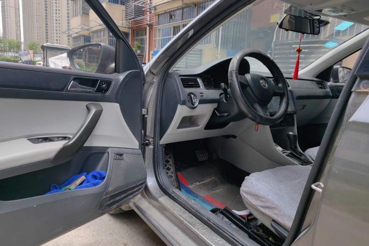 Used Skoda Rapid 2016 1.6L Automatic Chuanxing Edition Driver Seat