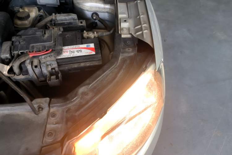 Used Skoda Rapid 2016 1.6L Automatic Chuanxing Edition Engine Bay Left