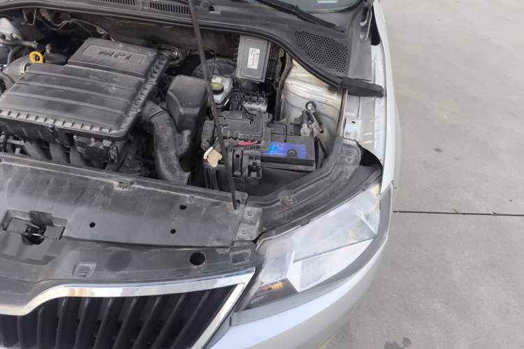 Used Skoda Rapid 2016 1.6L Manual Trend Edition Engine Bay Left