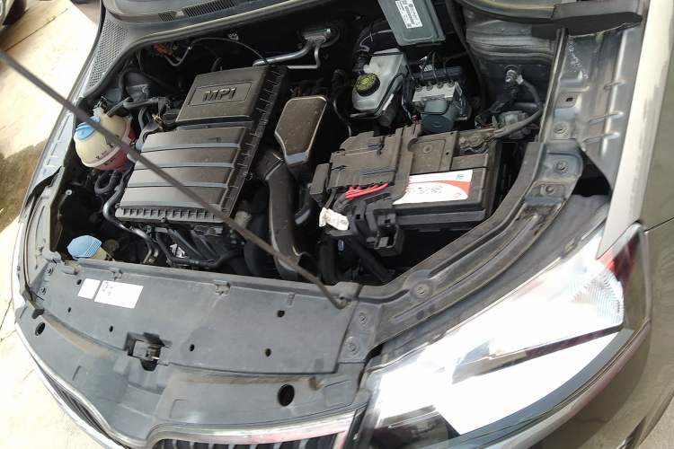 Used Skoda Rapid 2016 1.6L Manual Trend Edition Engine Bay Left