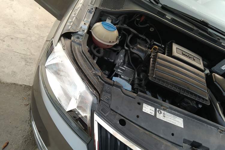 Used Skoda Rapid 2016 1.6L Manual Trend Edition Engine Bay Right