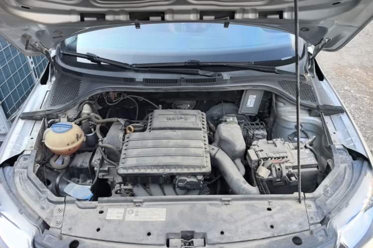Used Skoda Rapid 2016 1.4L Manual Front-Wheel Drive Model Engine Bay