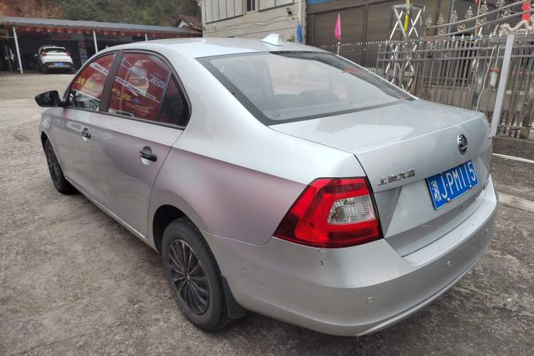 Used Skoda Rapid 2016 1.4L Manual Front-Wheel Drive Model Exterior 2