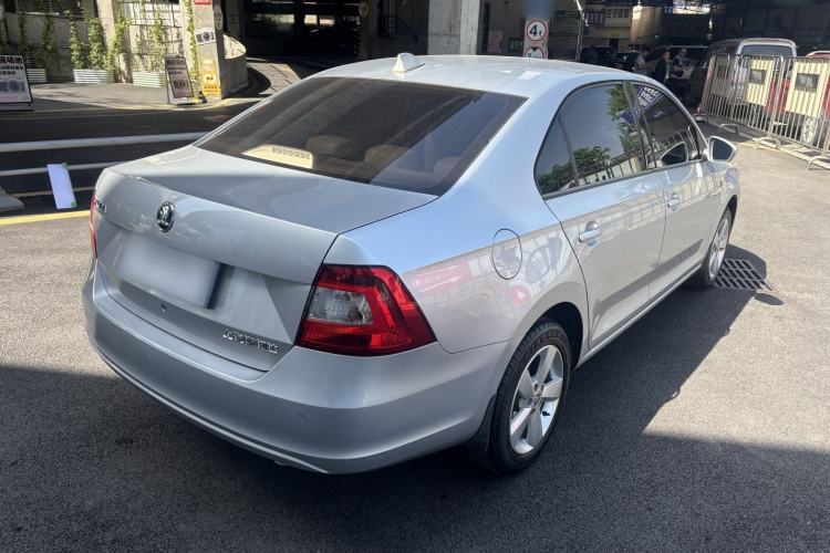 Used Skoda Rapid 2016 1.6L Automatic Chuanxing Edition Exterior 9