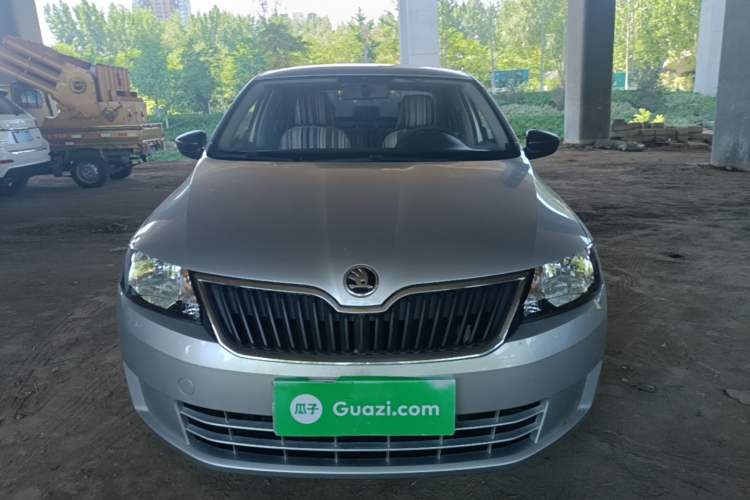 Used Skoda Rapid 2016 1.6L Manual Front-Wheel-Drive Version Front