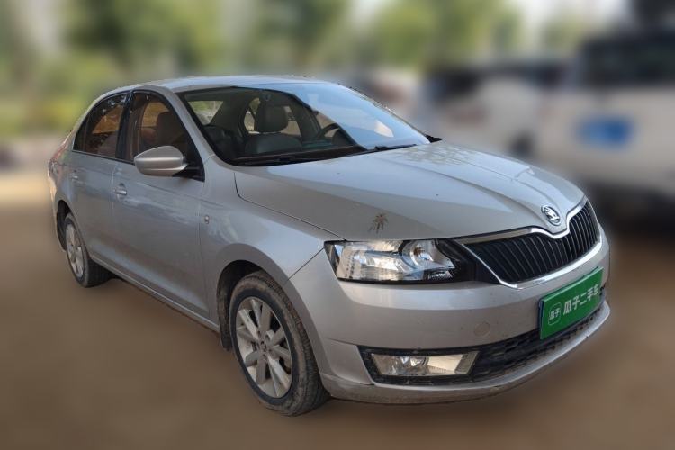 Used Skoda Rapid 2016 1.6L Manual Trend Edition Front Right 45 Deg