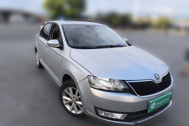 Used Skoda Rapid 2016 1.6L Manual Trend Edition Front Right 45 Deg