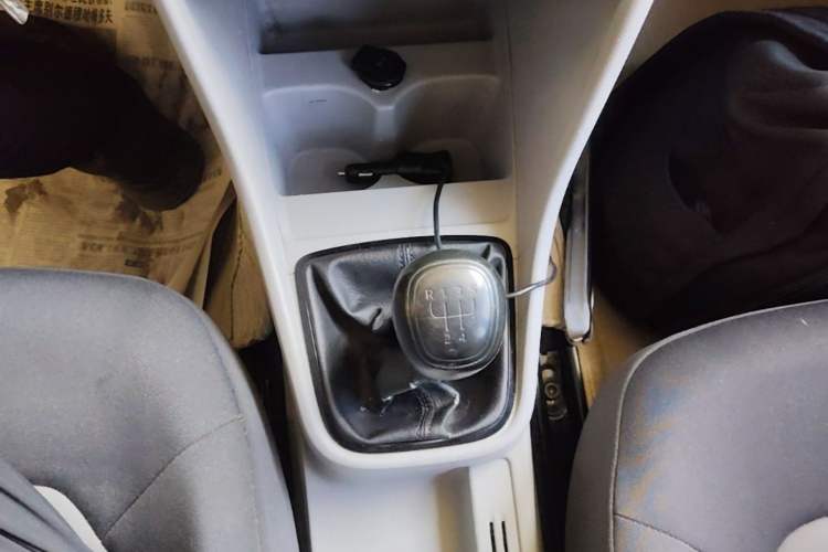 Used Skoda Rapid 2016 1.4L Manual Front-Wheel Drive Model Gear Lever