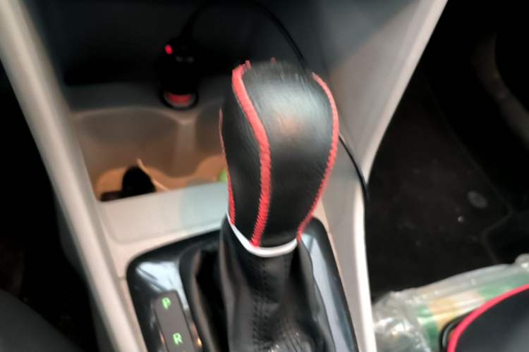 Used Skoda Rapid 2016 1.6L Automatic Chuanxing Edition Gear Lever