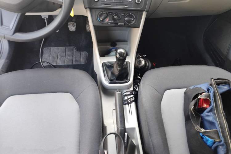 Used Skoda Rapid 2016 1.4L Manual Front-Wheel Drive Model Gear Lever