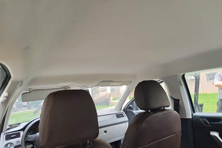 Used Skoda Rapid 2016 1.6L Automatic Front-Wheel Drive Model Headliner