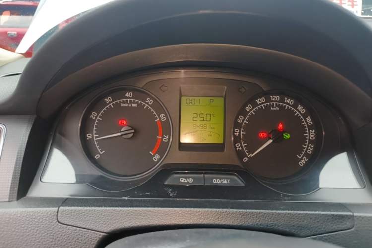 Used Skoda Rapid 2016 1.6L Automatic Chuanxing Edition Instrument Cluster