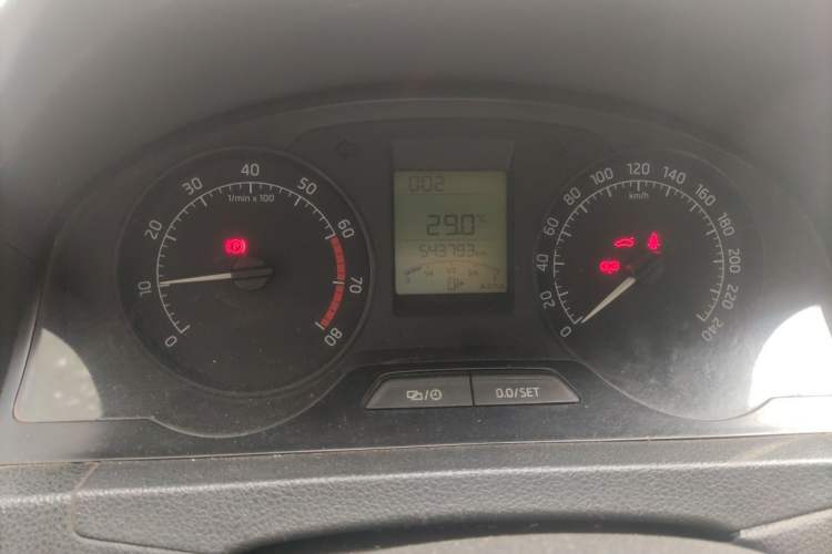 Used Skoda Rapid 2016 1.6L Manual Front-Wheel-Drive Version Instrument Cluster