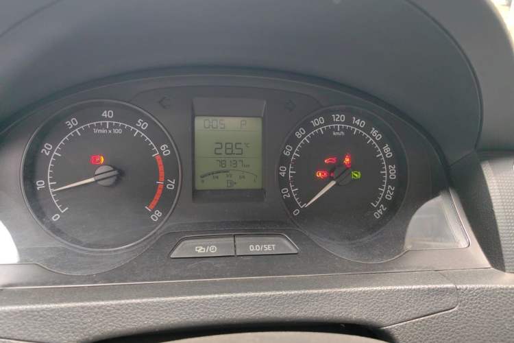 Used Skoda Rapid 2016 1.6L Automatic Chuanxing Edition Instrument Cluster
