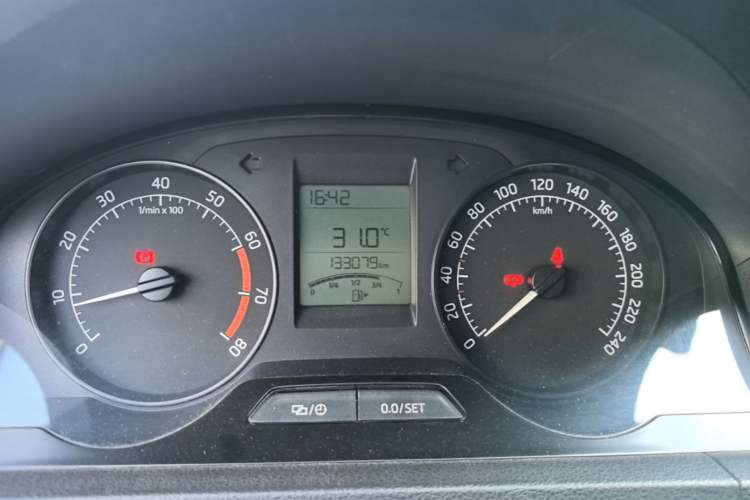 Used Skoda Rapid 2016 1.4L Manual Front-Wheel Drive Model Instrument Cluster